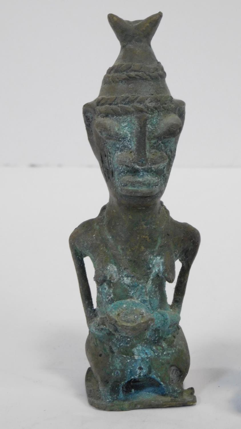 Two Ashanti bronze seated figures with tribal head dresses. H.15cm - Image 2 of 5
