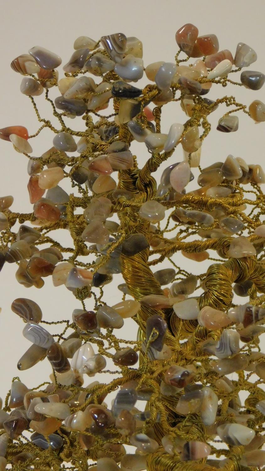 A vintage brass and agate tree on a stone slab base. The leaves are each chips of various coloured - Image 2 of 5