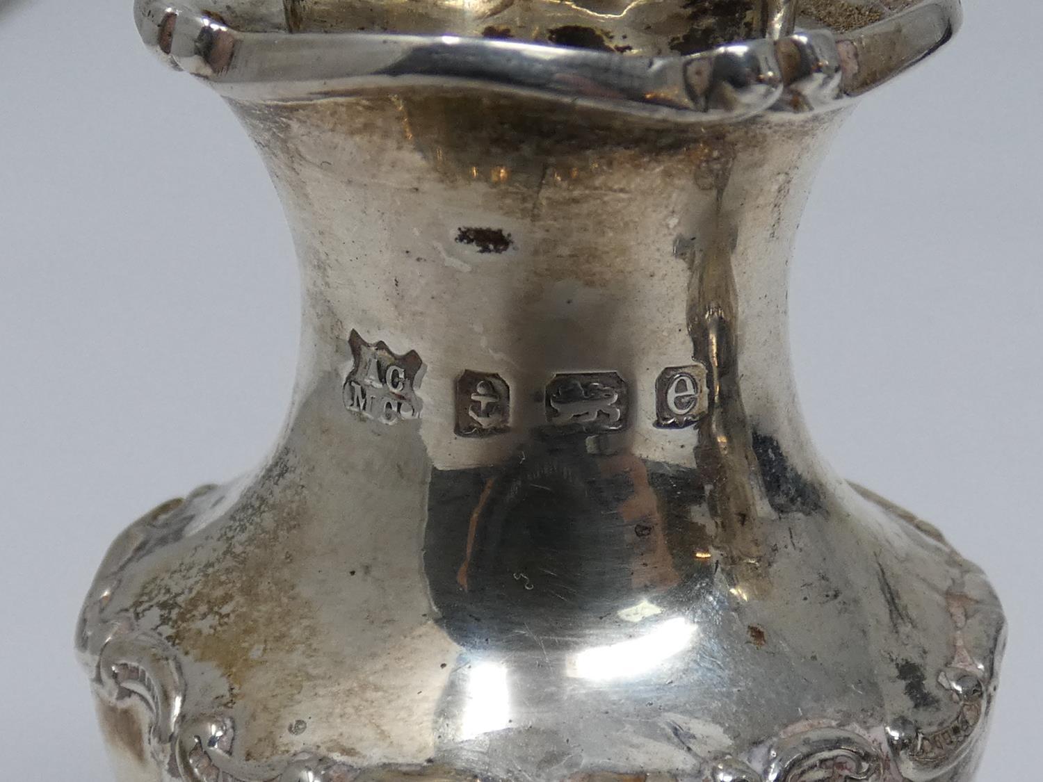 A Victorian silver cruet set hallmarked: ACM Co, for The Alexander Clark Manufacturing Co, 1904, - Image 8 of 8