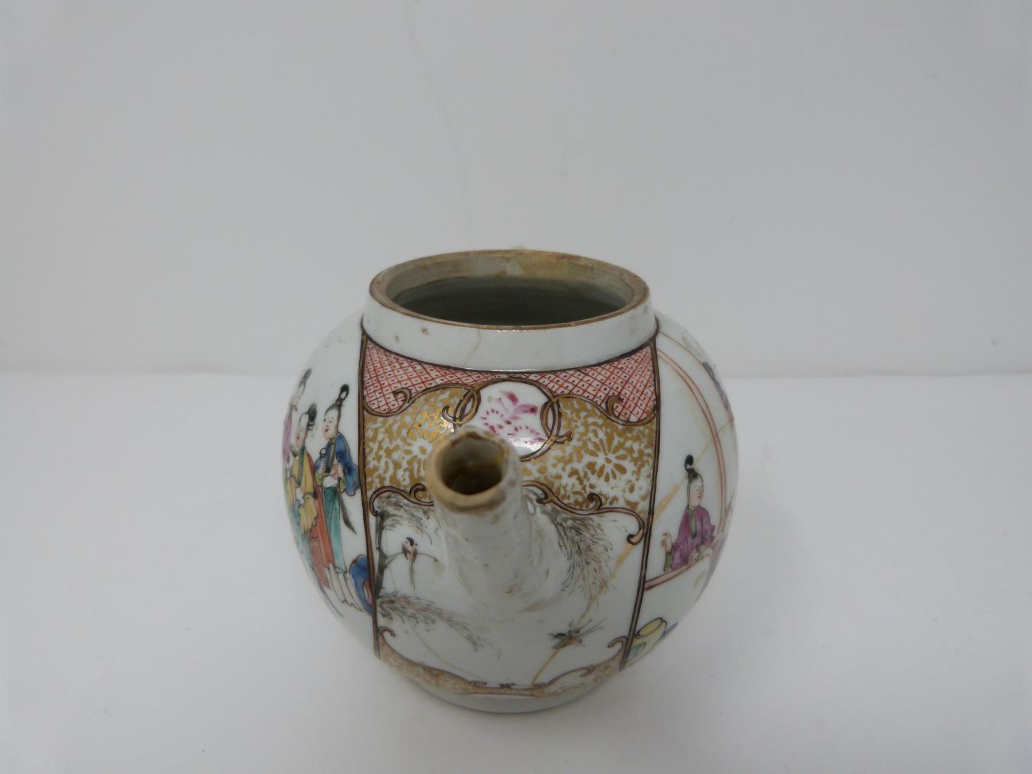 A late 18th century Chinese export wear porcelain teapot with painted figures and gilded floral - Image 4 of 12