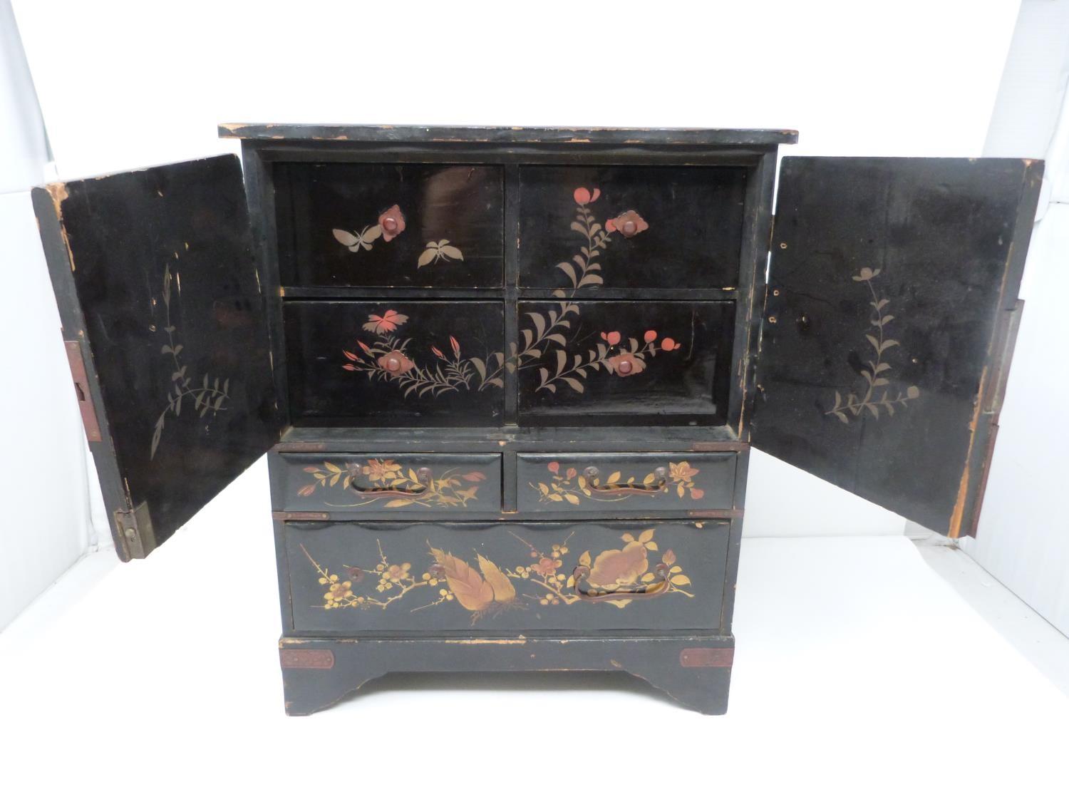 An early 20th century Japanese gilded lacquer table top cabinet with drawers decorated with flower - Image 2 of 24