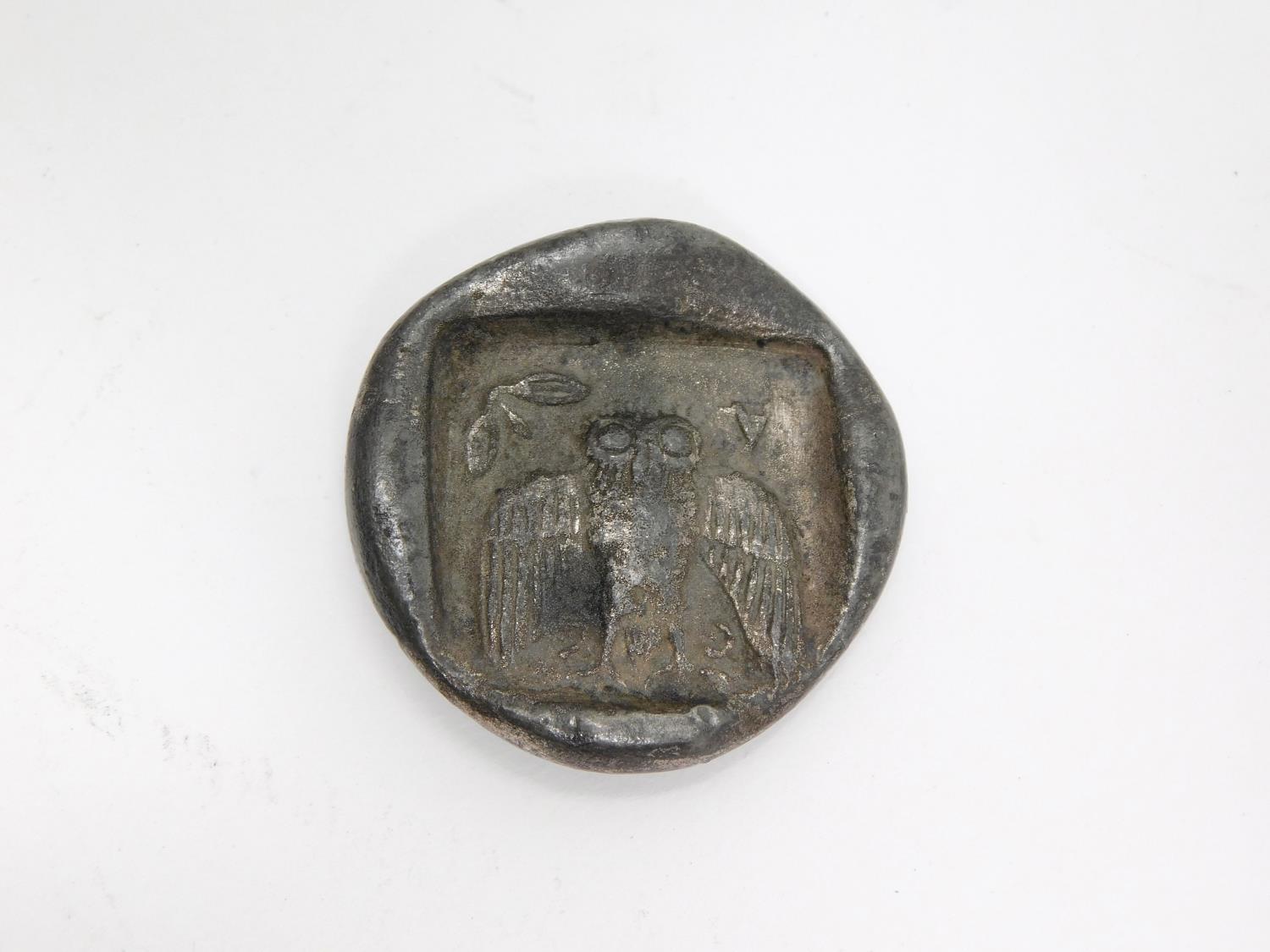 Coin in the manner of Attica, Athens AR Dekadrachm. Circa 469/5-460 BC. Head of Athena right, - Image 2 of 2