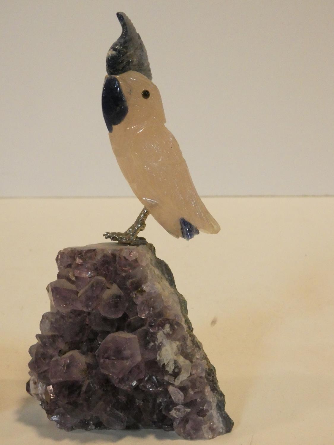 A collection of five carved bird figures from various gemstones standing on naturalistic quartz rock - Image 4 of 6