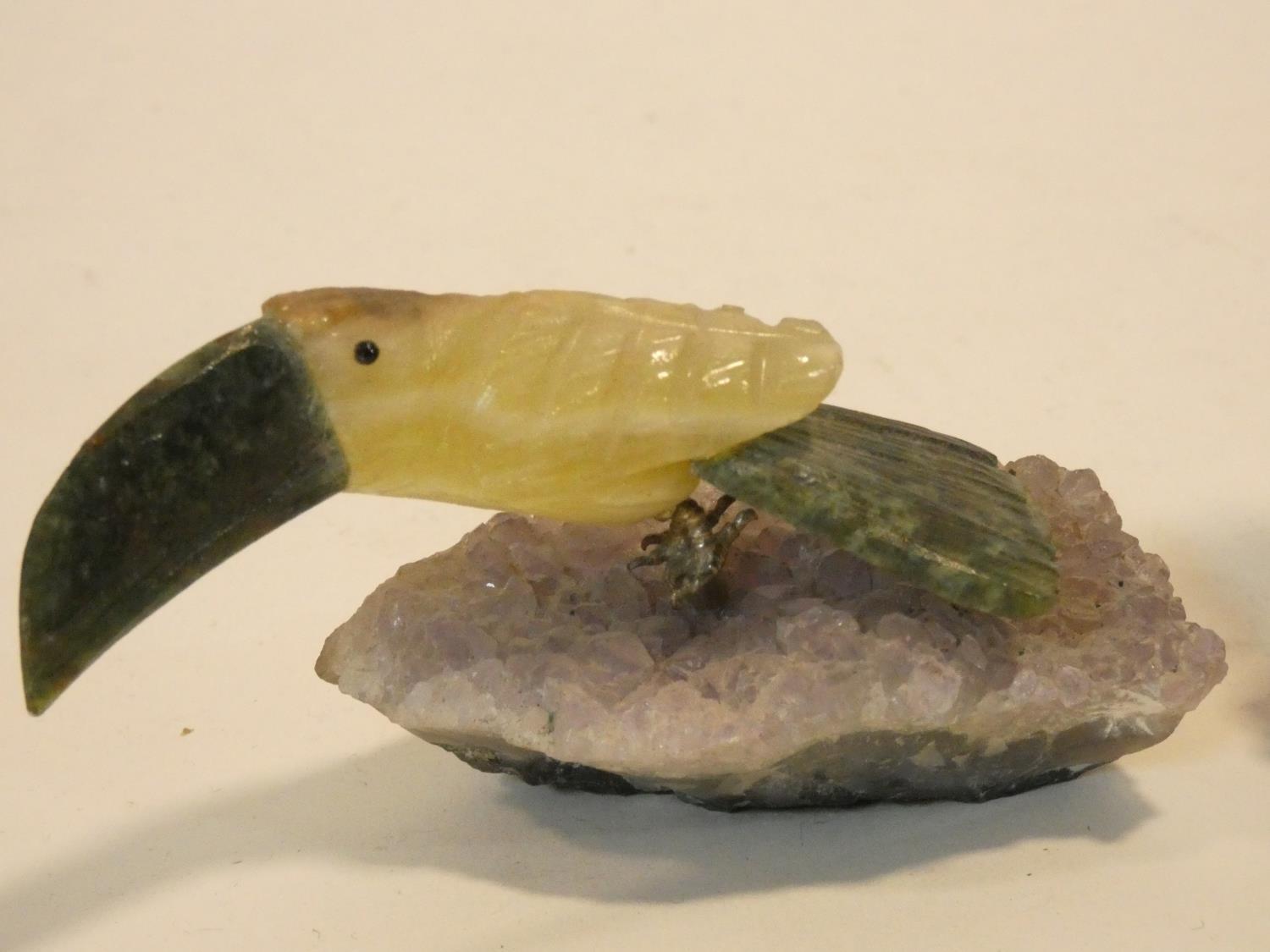 A collection of five carved bird figures from various gemstones standing on naturalistic quartz rock - Image 5 of 6