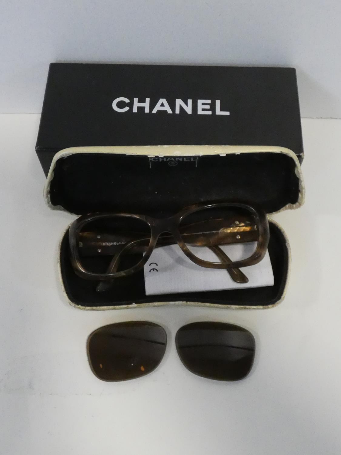 Two pairs of designer sunglasses and a belt. A pair of Chanel ladies sunglass frames and separate - Image 10 of 15