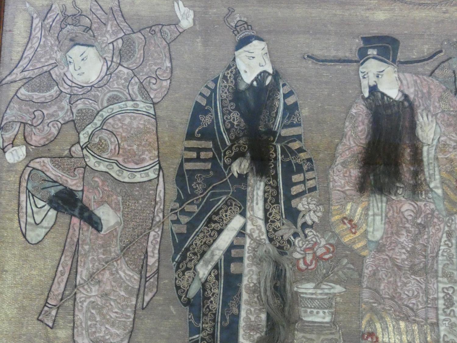 An early 20th century oak framed and glazed Chinese silk embroidery of noblemen and their attendants - Image 2 of 8