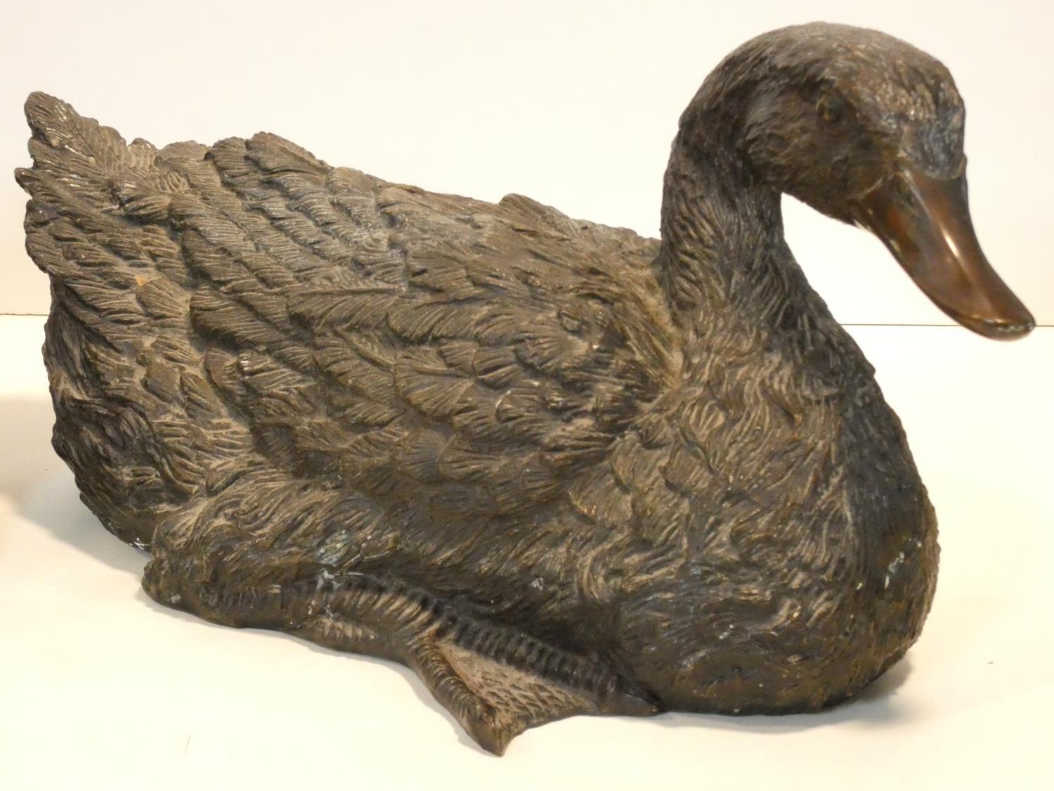 Two Japanese bronze figures of resting ducks. Intricately detailed. L.30x W.19 D.19cm - Image 2 of 4