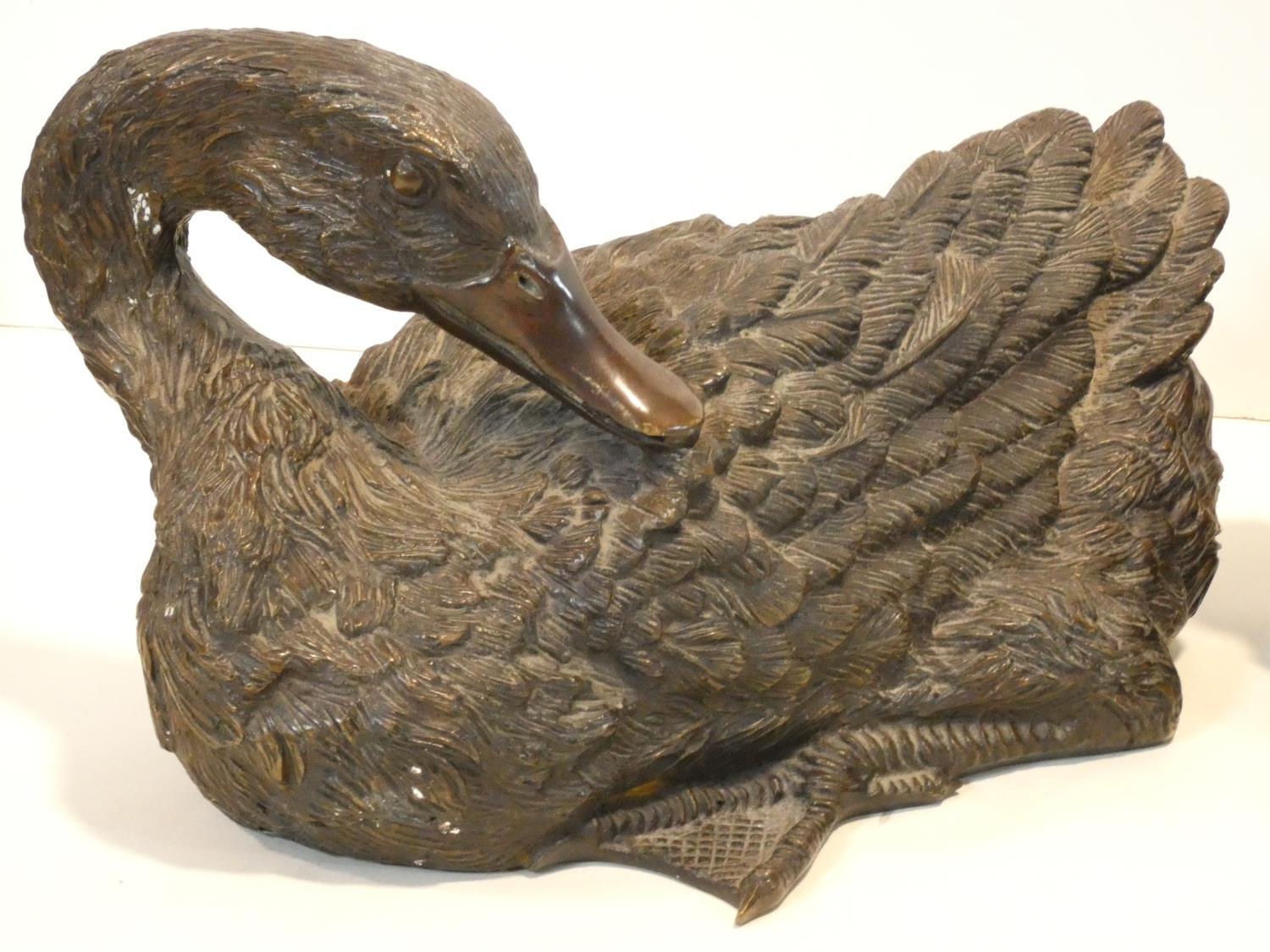 Two Japanese bronze figures of resting ducks. Intricately detailed. L.30x W.19 D.19cm - Image 3 of 4