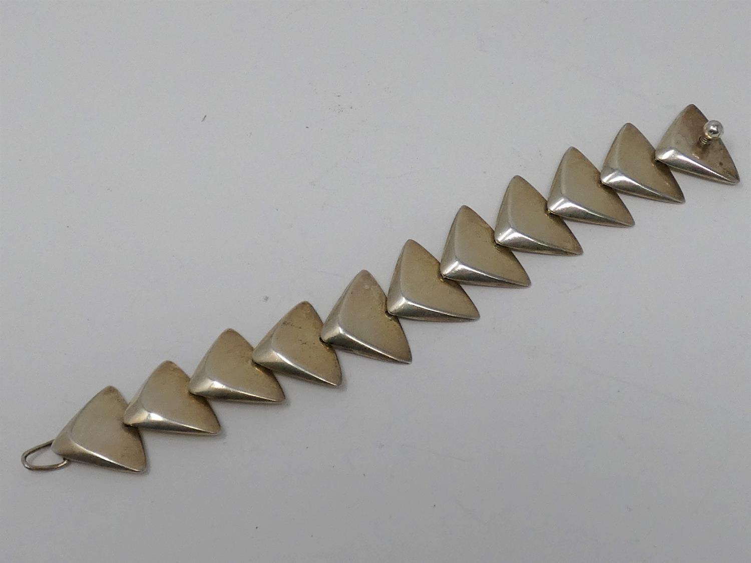 A Bent Gabrielsen articulated Danish silver triangle bracelet for Hans Hansen, with tongue and screw - Image 6 of 6