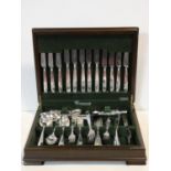A cased canteen of Elkington and Co silver plate cutlery, Community by Oneida. 41x33cm