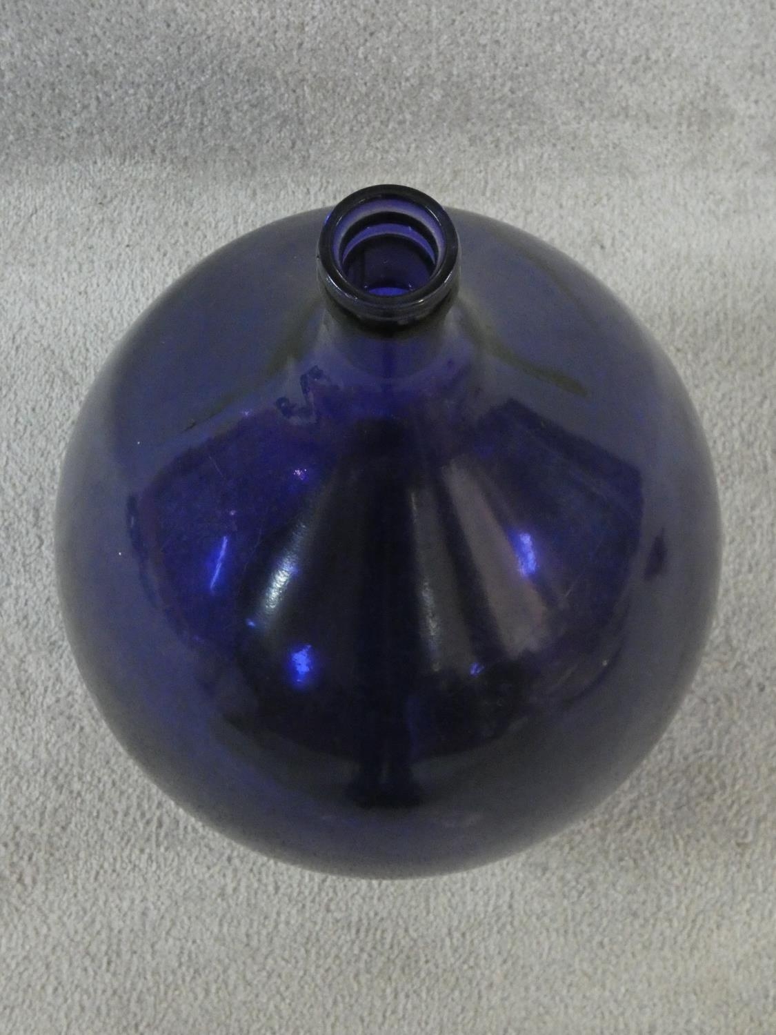 A Pols Potten Danish dark blue glass demijohn. H.55cm - Image 2 of 4