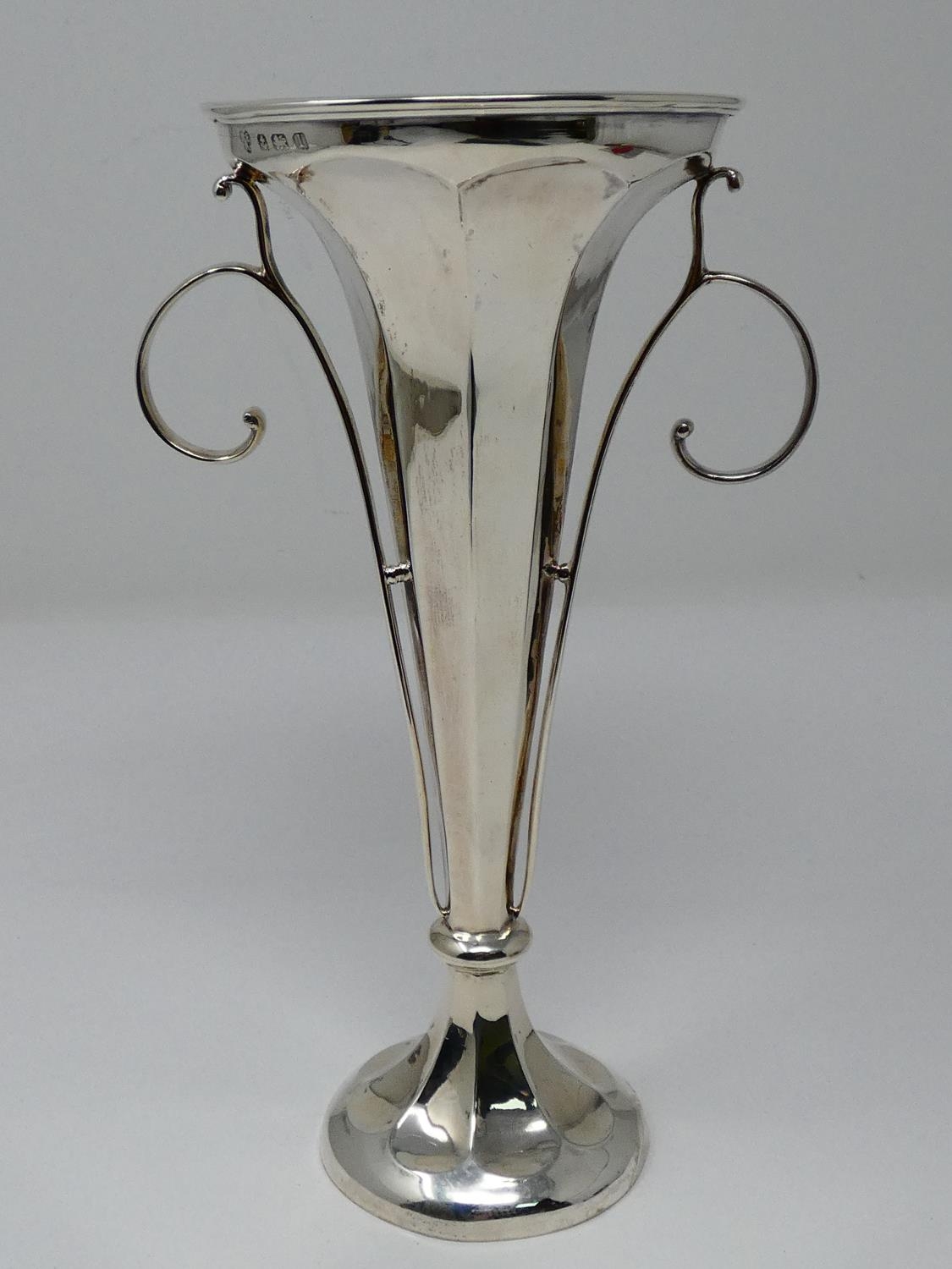 An Edwardian silver centre piece trumpet vase with weighted base, faceted design and scrolling - Image 2 of 5