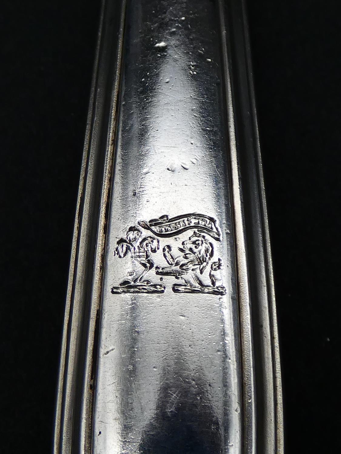 A set of twelve silver handled table knives by Robert Tricket, Moses Brent, John Carter II and - Image 5 of 15