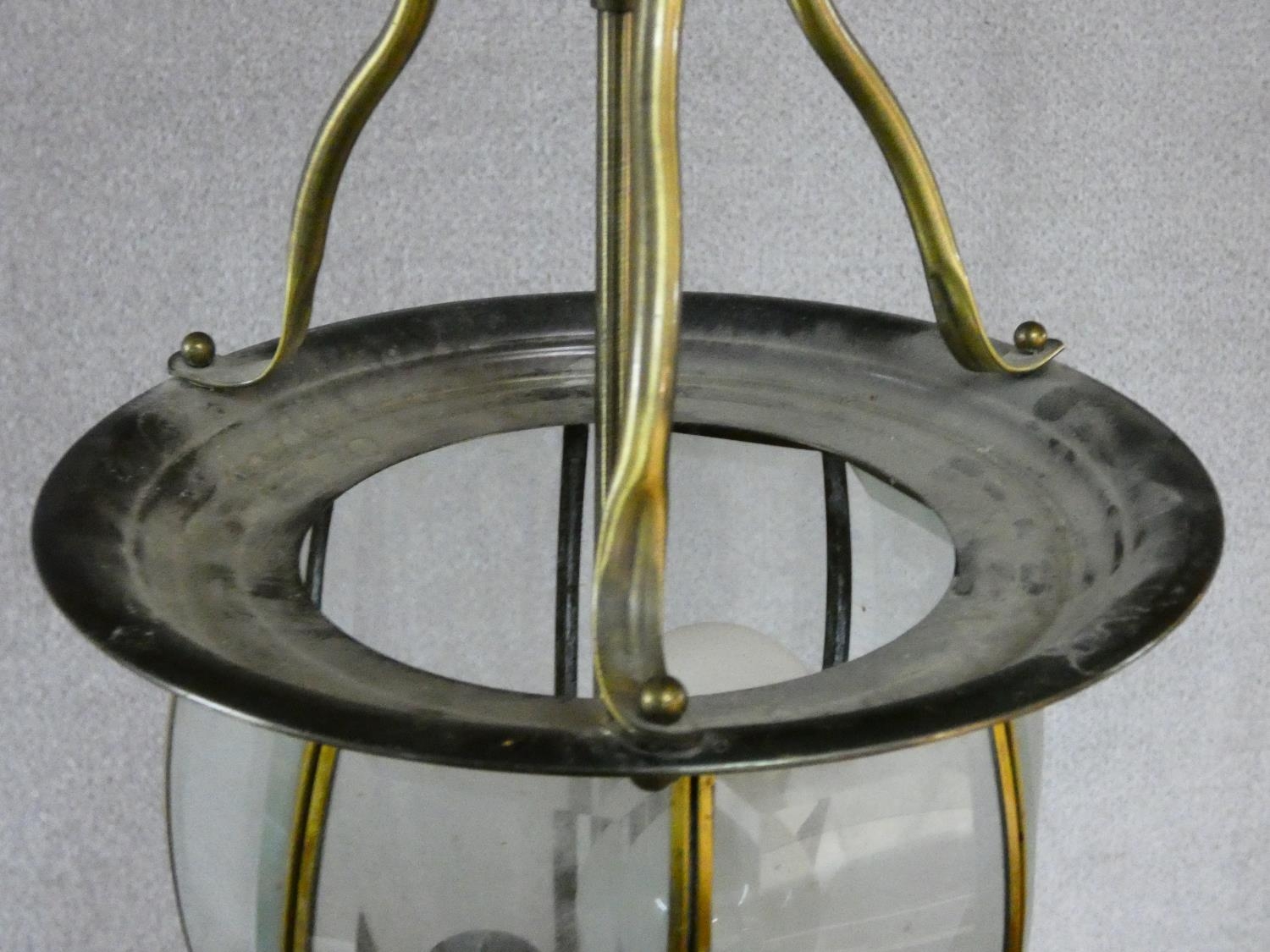 A metal framed ceiling light pendant shade with facetted glazed panel sides. H.50 W.27 D.27cm - Image 3 of 4