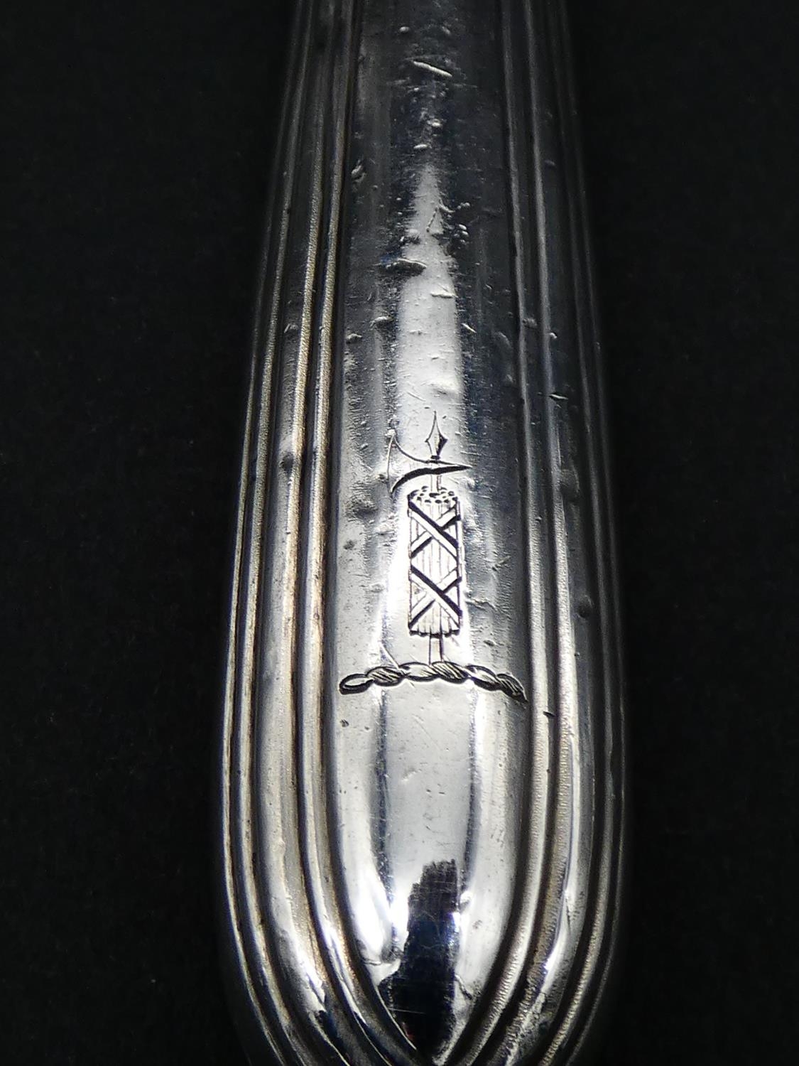 A set of twelve silver handled table knives by Robert Tricket, Moses Brent, John Carter II and - Image 3 of 15