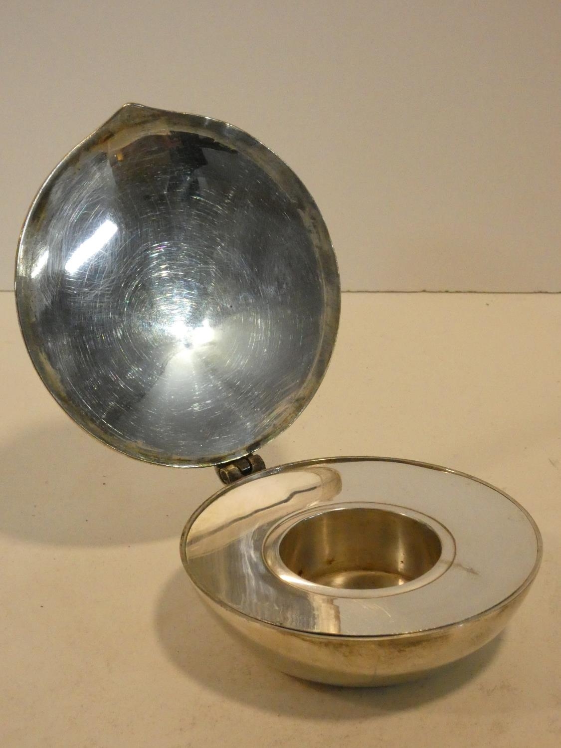 A silver plated Dansk chicken paperweight, a silver plated tea light holder, a silver plated trinket - Image 7 of 10