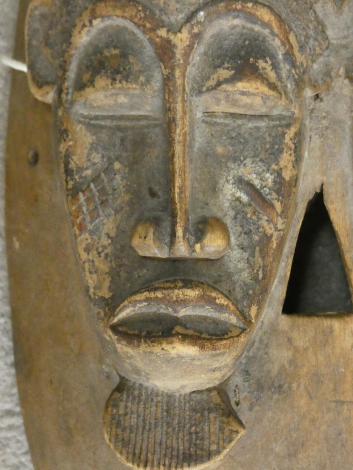 A carved hardwood Baule 'Twin Face Mask' from the Ivory Coast 37x20cm - Image 5 of 5