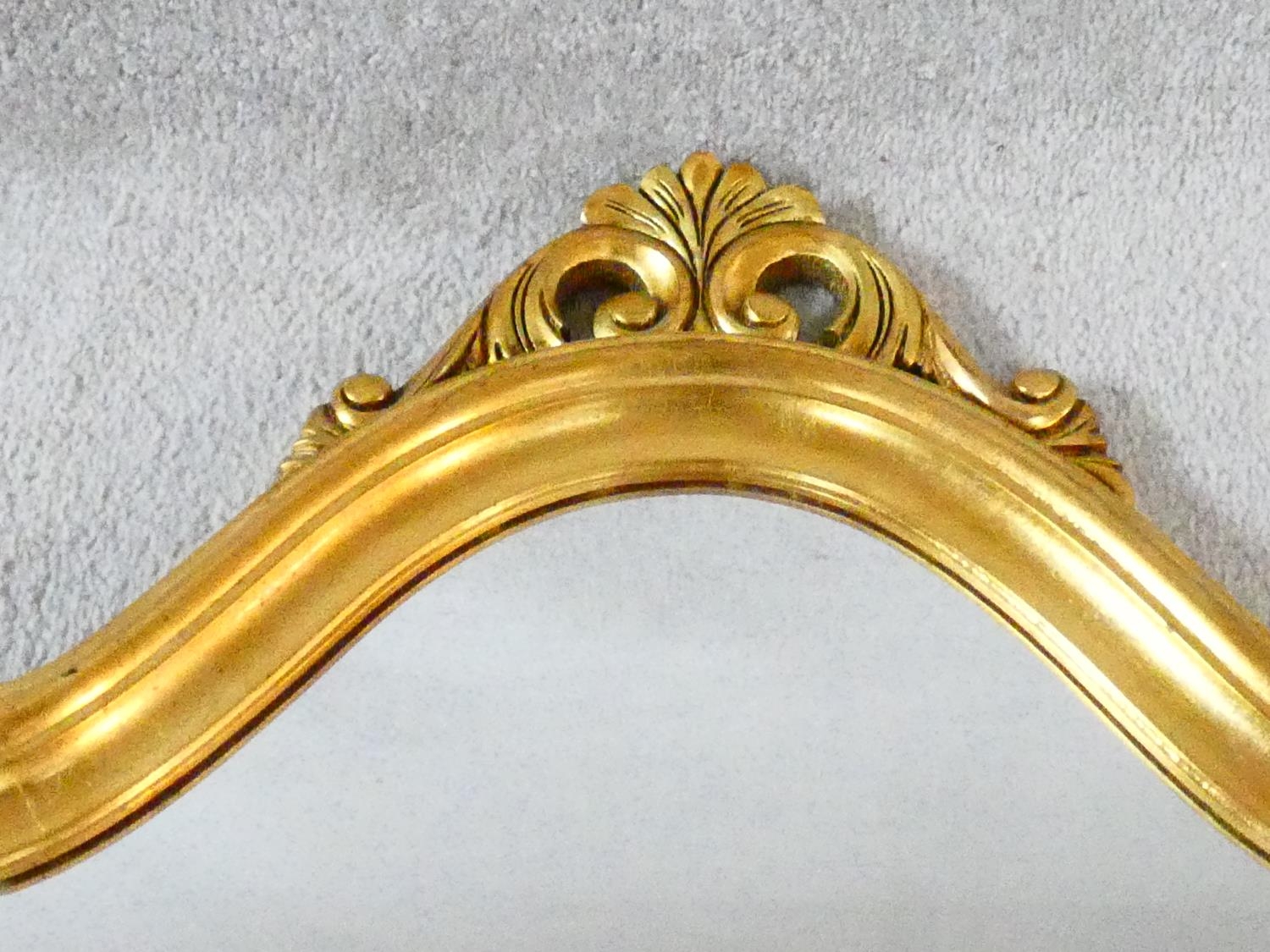 A 19th century style carved giltwood wall mirror. 101x73cm - Image 2 of 5