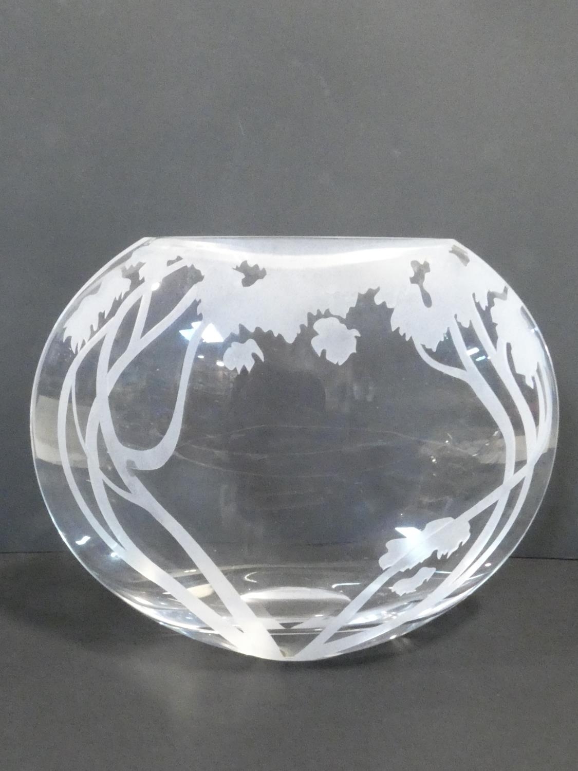 A bulbous crystal glass vase with etched foliate decoration, a crystal leaf shaped bowl and an - Image 2 of 6
