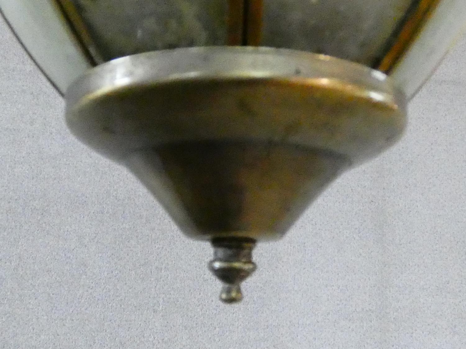 A metal framed ceiling light pendant shade with facetted glazed panel sides. H.50 W.27 D.27cm - Image 4 of 4