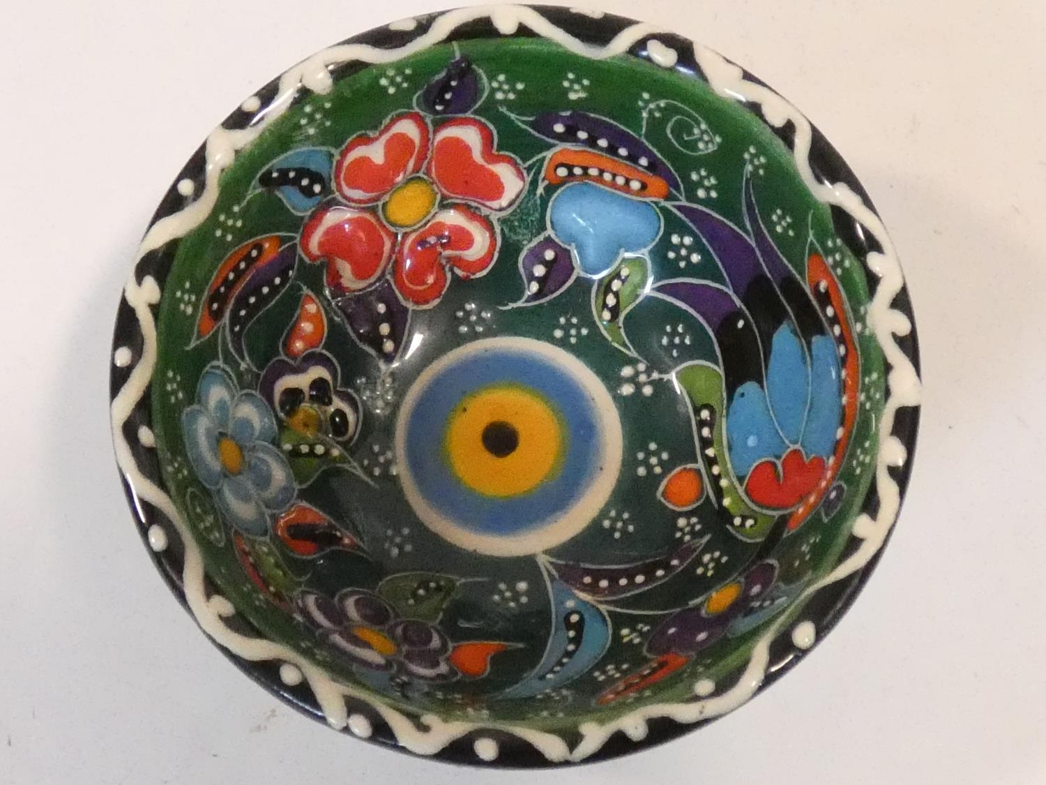 A collection of bowls. Including a Chinese cloisonne enamel bowl, four carved horn and white metal - Image 8 of 14