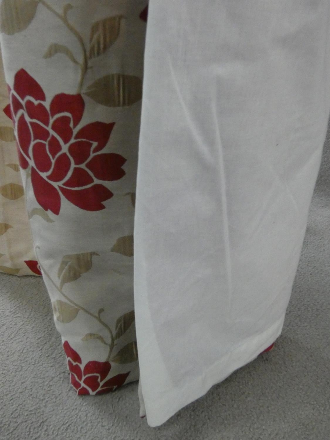 A pair of silk mixed lined curtains with stylised red floral design on a cream background. 223x175cm - Image 5 of 6