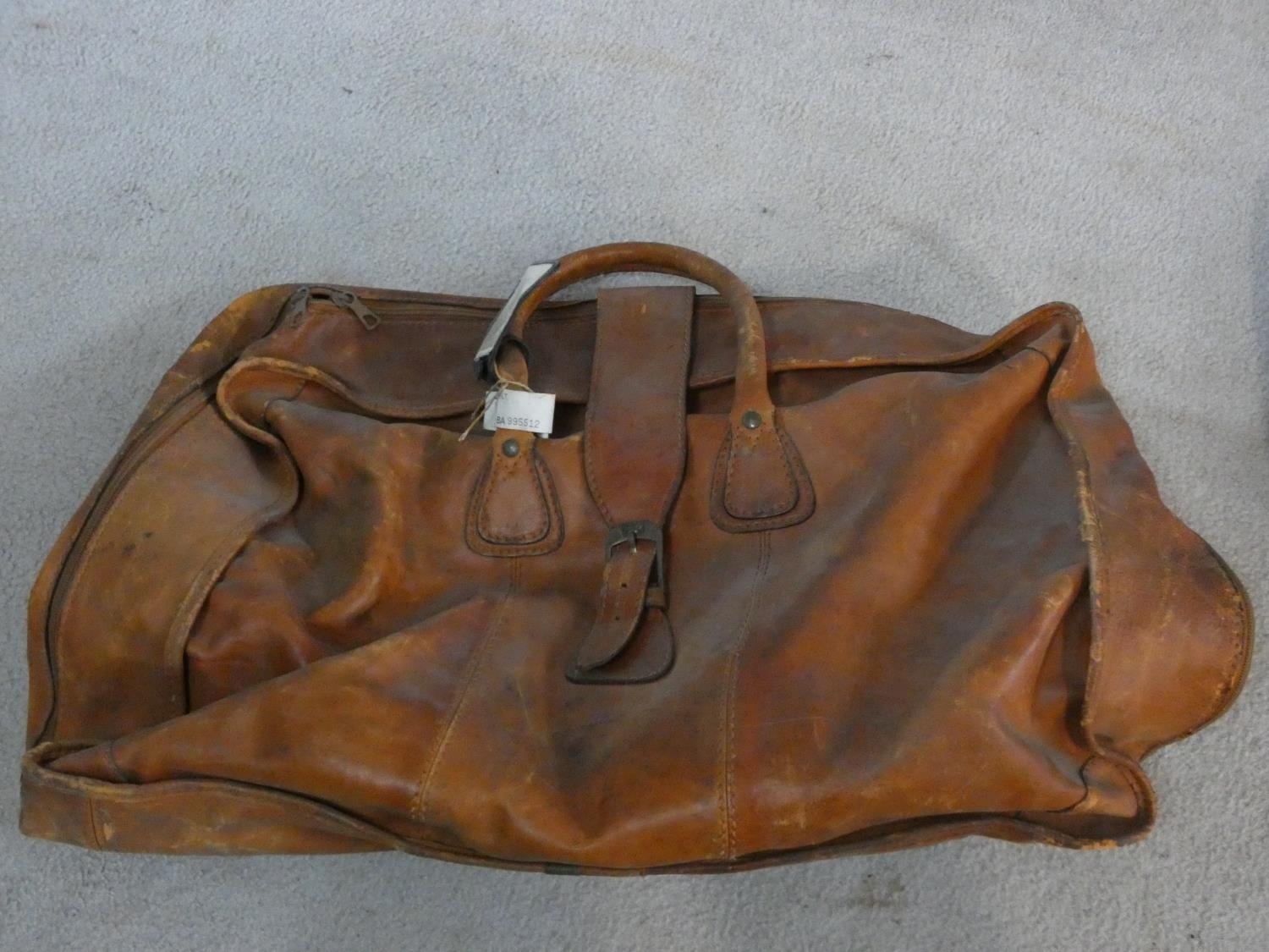 A miscellaneous collection of five various vintage holdalls, to include a leather gladstone bag, - Image 4 of 6