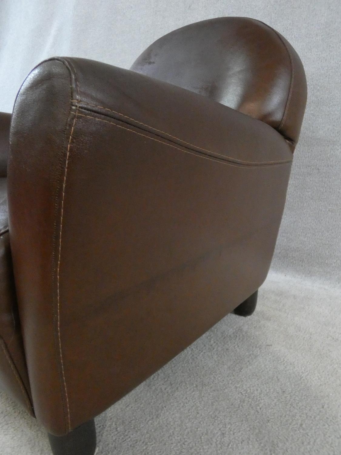 A contemporary vintage style cloud back armchair in tan leather upholstery. H.80xW.78xL.78cm - Image 8 of 8