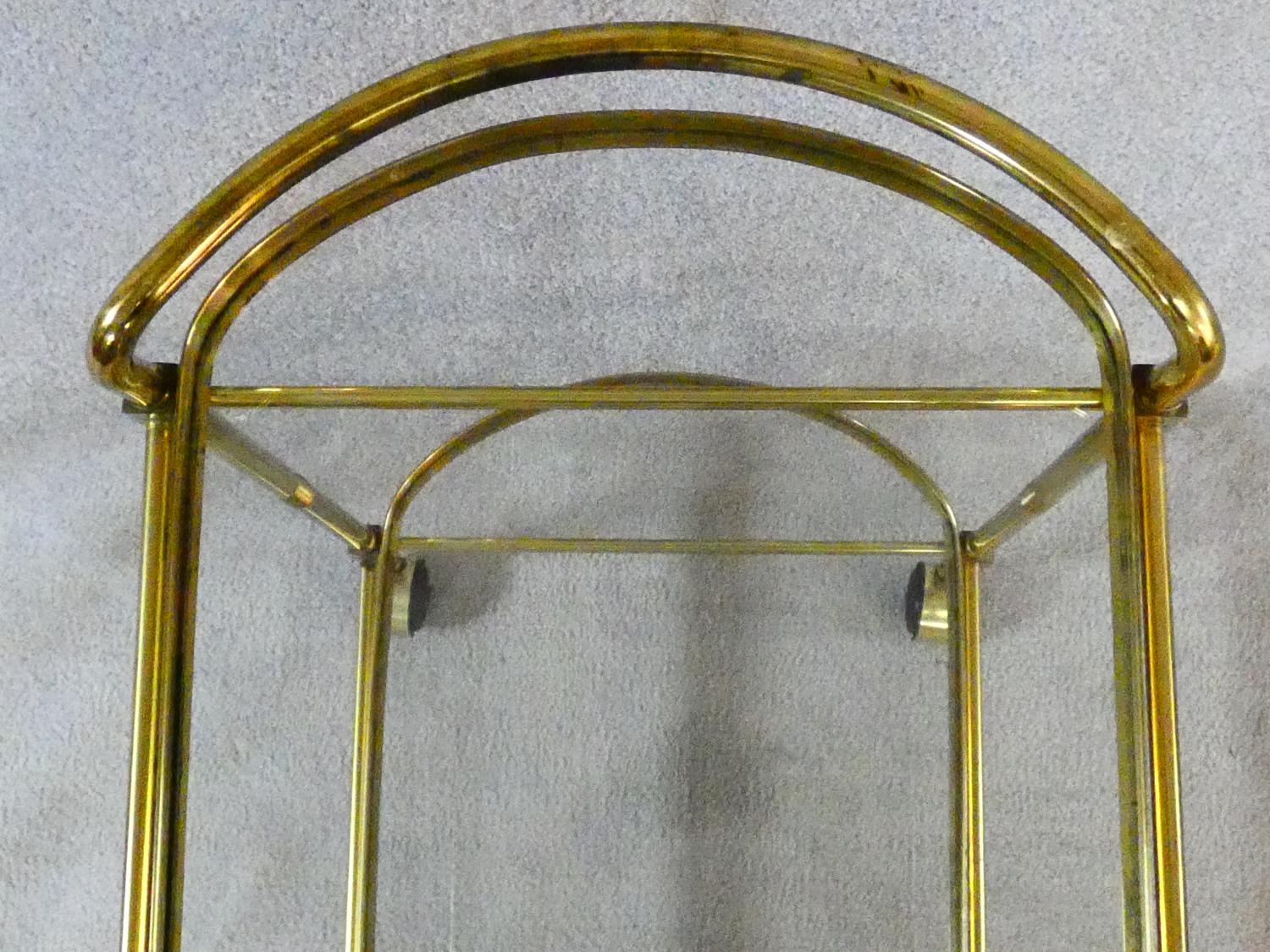 A vintage style brass serving trolley with two inset glass tiers. H.76 L.72 W.43cm - Image 10 of 16