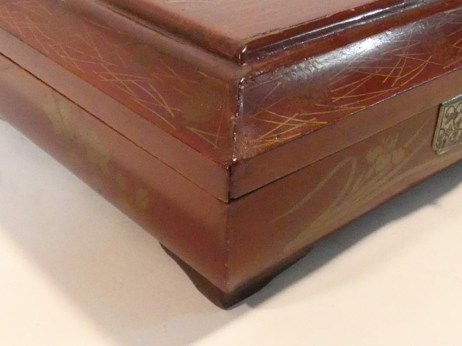 An antique Japanese lacquered fitted gaming box with hand painted gilt decoration depicting a - Image 15 of 15