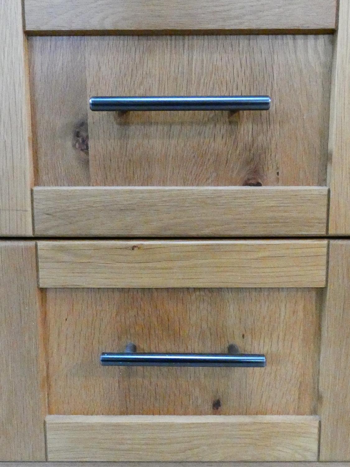 A contemporary oak three drawer cabinet. H.70xW.52xD.49cm - Image 15 of 16