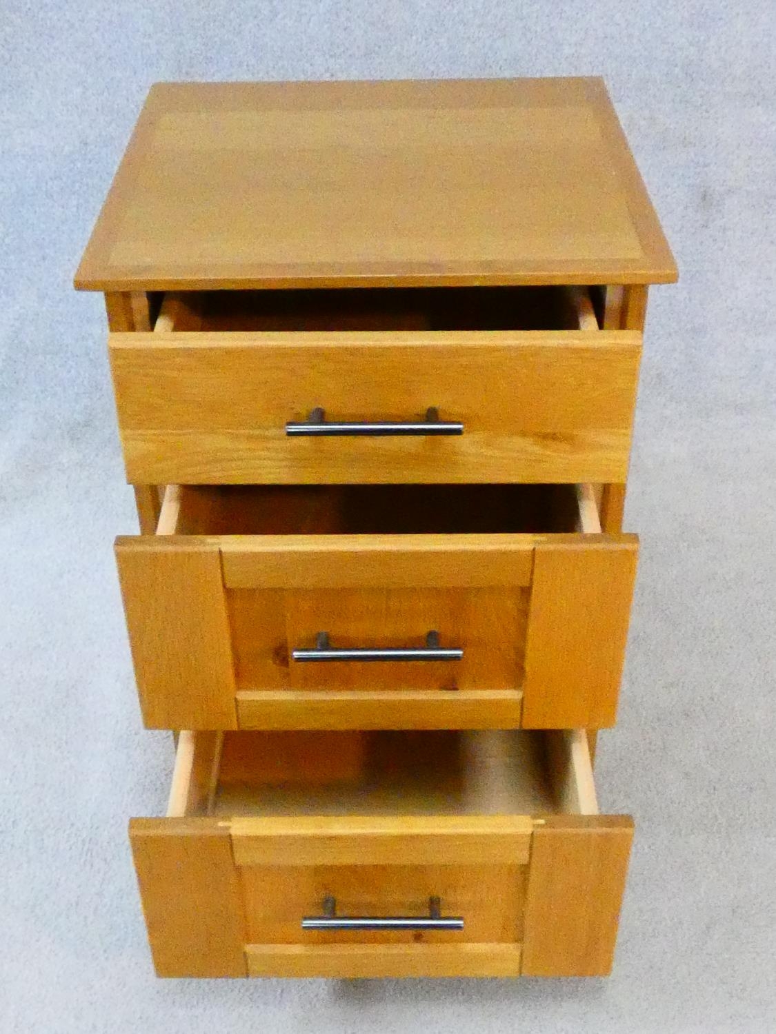 A contemporary oak three drawer cabinet. H.70xW.52xD.49cm - Image 6 of 16