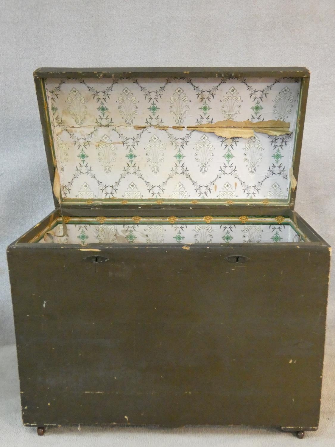 A 19th century domed top travelling trunk on casters. H.88 L.107 W.60cm - Image 3 of 5