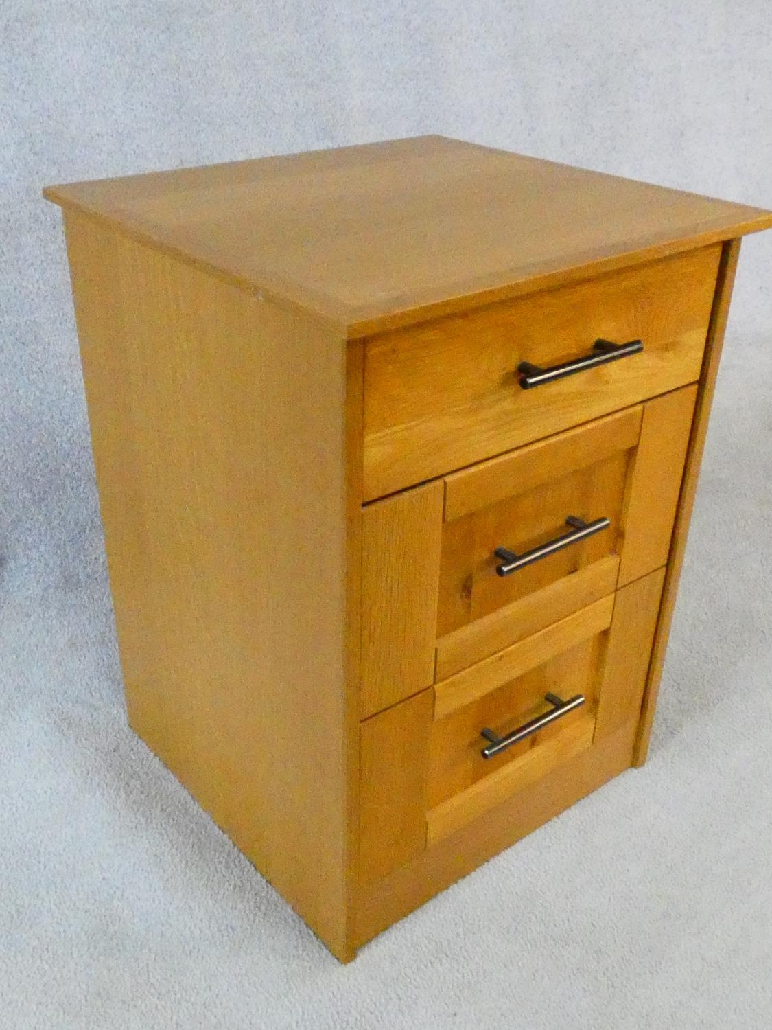A contemporary oak three drawer cabinet. H.70xW.52xD.49cm - Image 12 of 16