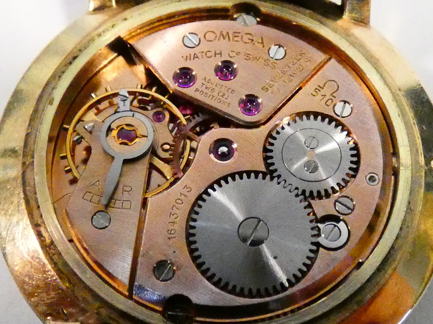 A vintage gentleman's Omega 9ct gold cased wristwatch, with subsidiary seconds dial, possibly 1960' - Image 7 of 8