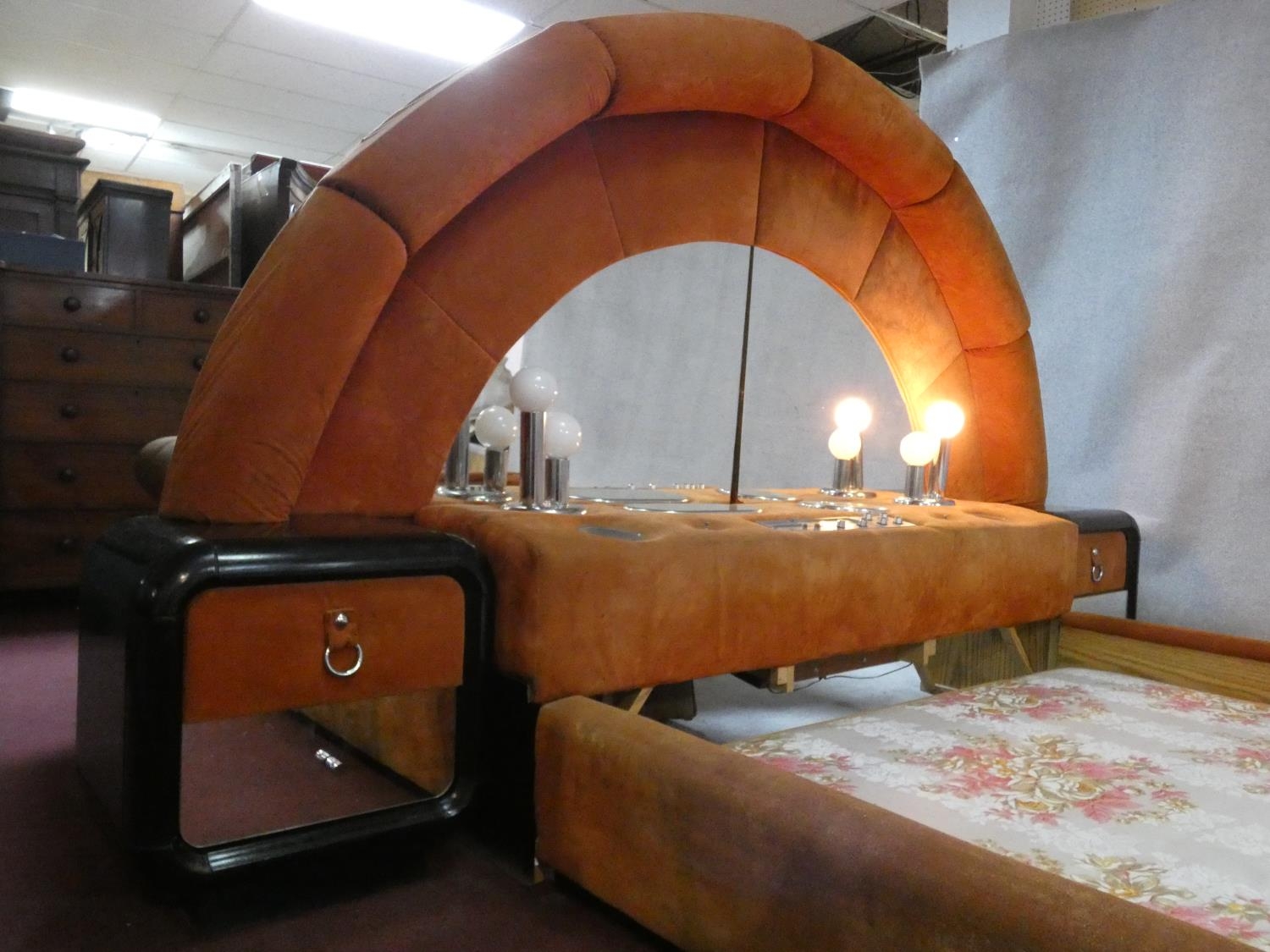 A highly unusual 1970's vintage bedstead with arched velour upholstered and mirrored head board with - Image 6 of 14