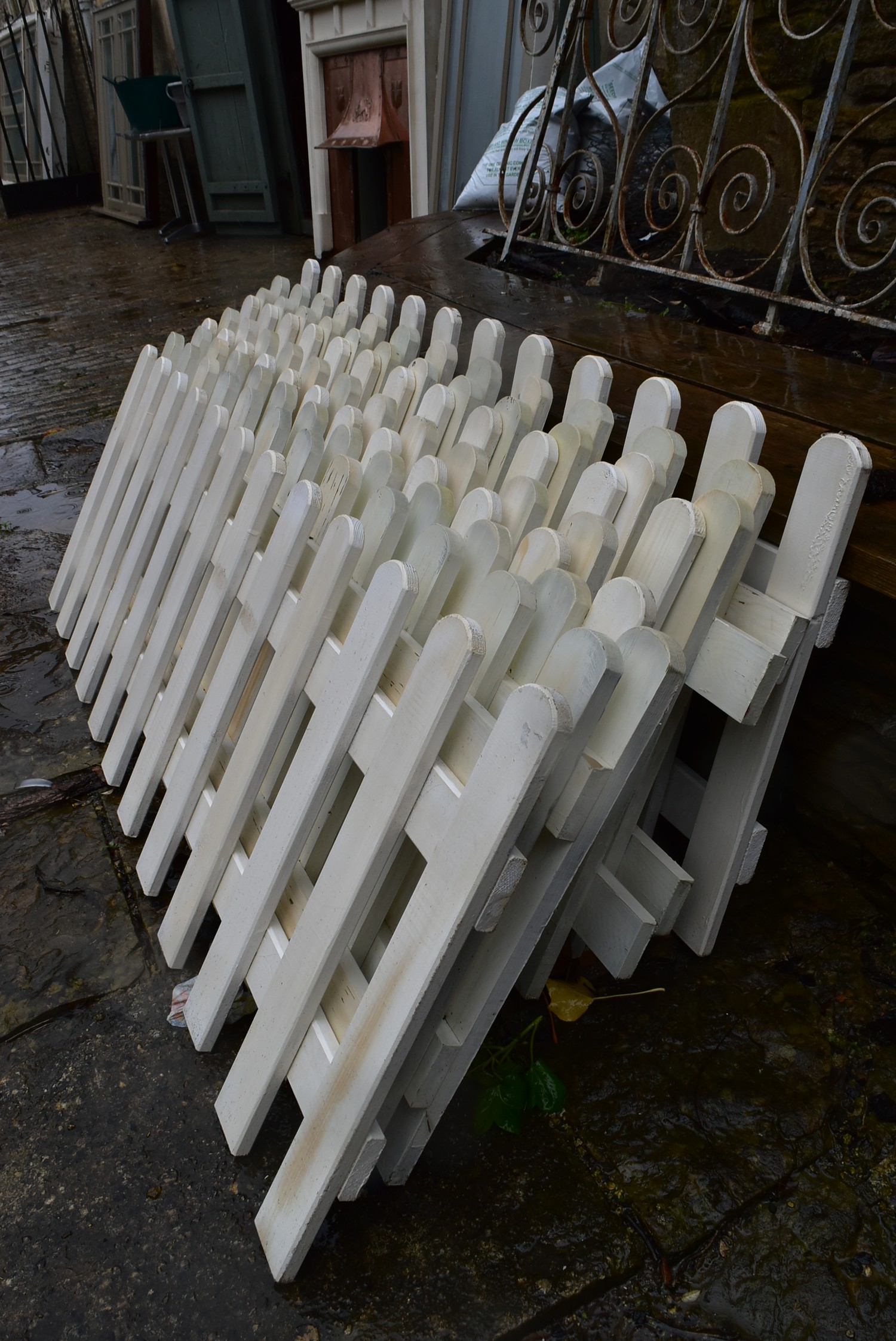 A collection of nine lengths of white painted wooden picket fencing. H.50xW.125cm - Image 3 of 3