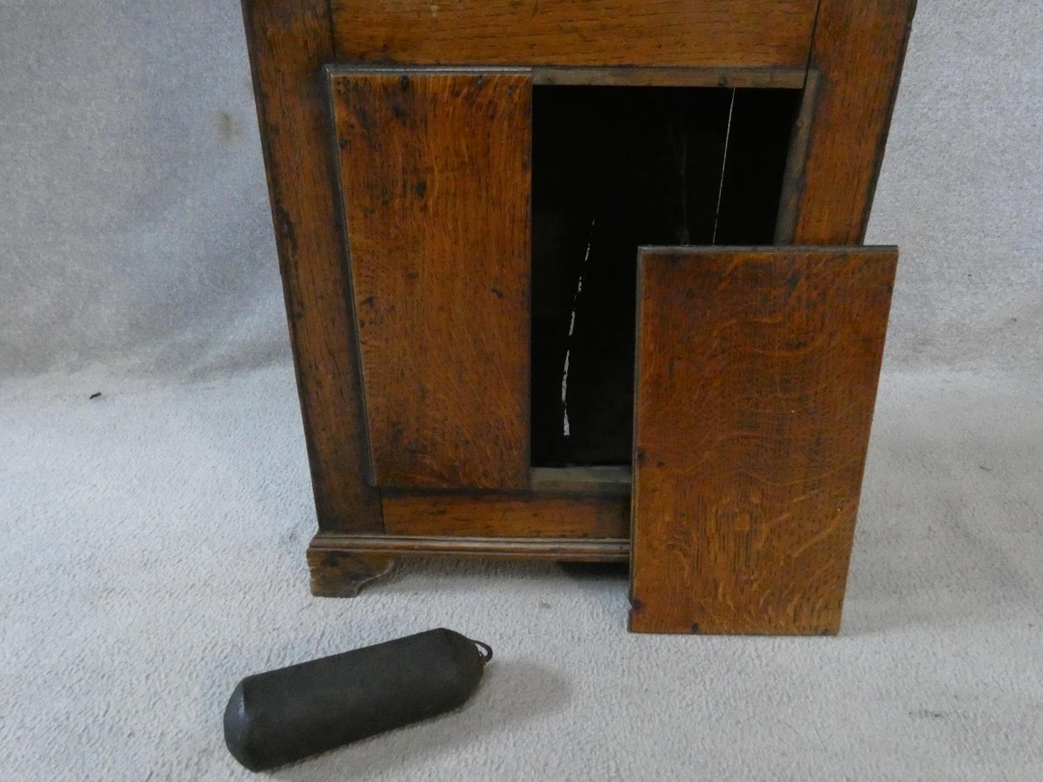 A Georgian oak 30 hour longcase clock with painted dial. H.200 W.45 D.23cm - Image 6 of 14