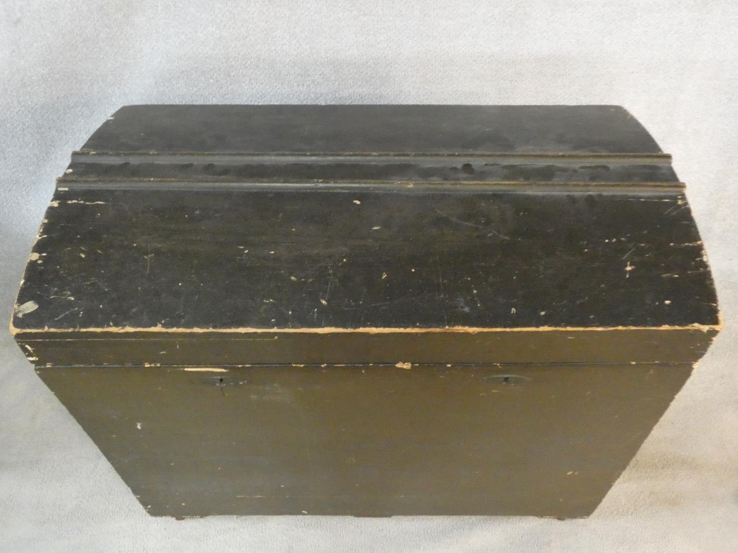 A 19th century domed top travelling trunk on casters. H.88 L.107 W.60cm - Image 4 of 5