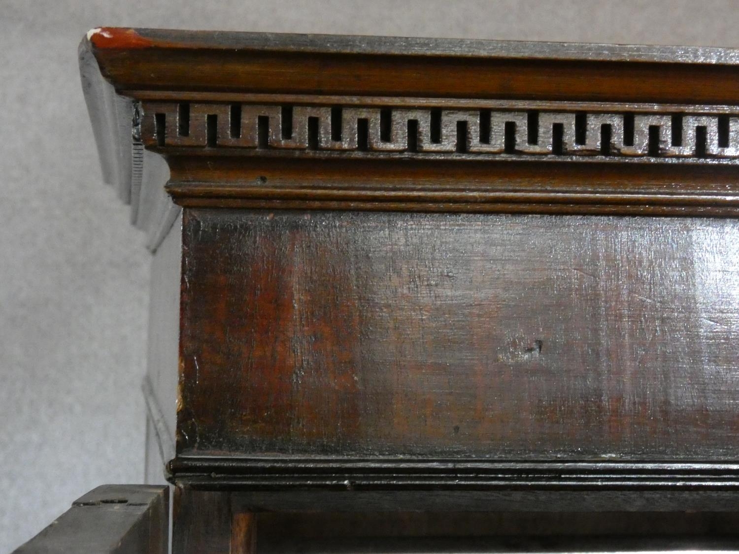 A Regency mahogany linen press with stepped dentil cornice above panel doors enclosing interior - Image 3 of 5