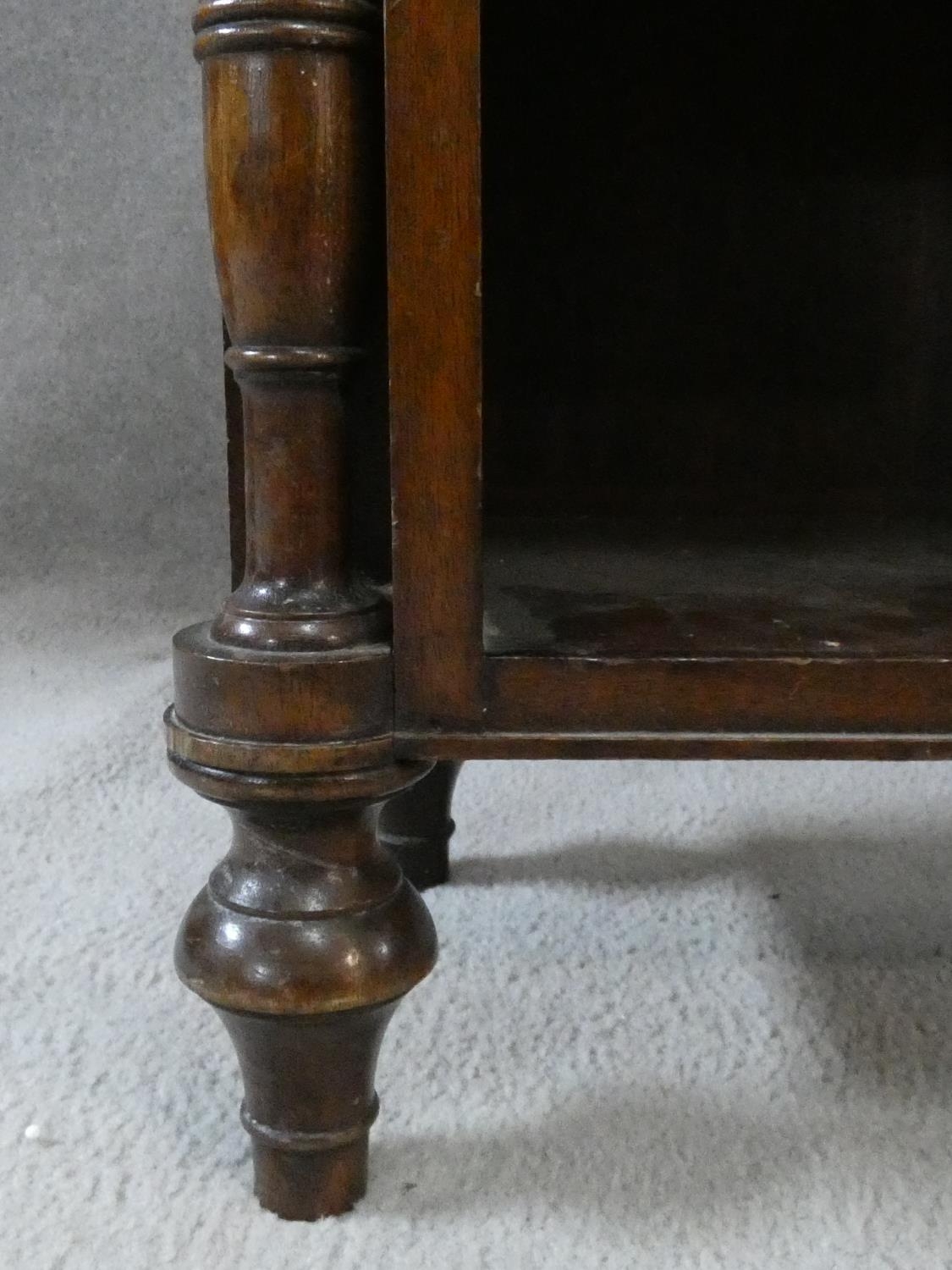 A pair of 19th century figured mahogany dwarf open bookcases fitted with adjustable shelves - Image 4 of 7