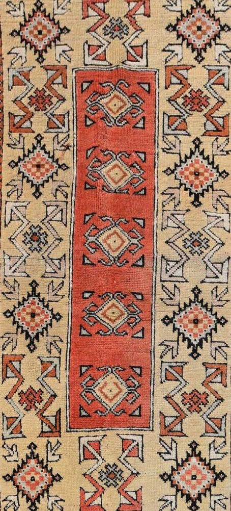 A Turkish Millas rug with repeating central flowerhead motif contained within broad stylised borders - Image 2 of 4