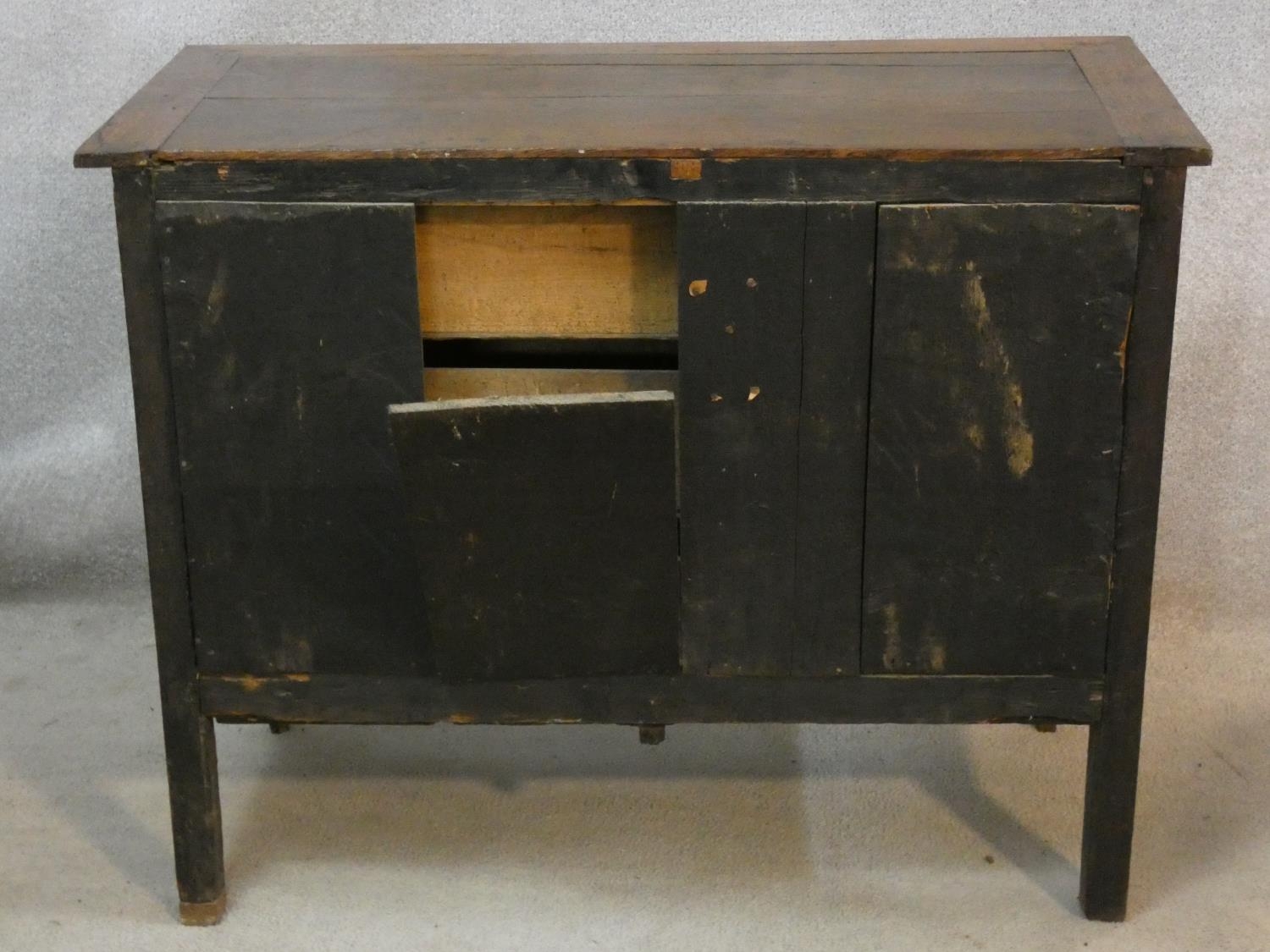 A 19th century French Provincial oak commode chest of three long drawers on square tapering - Image 8 of 8