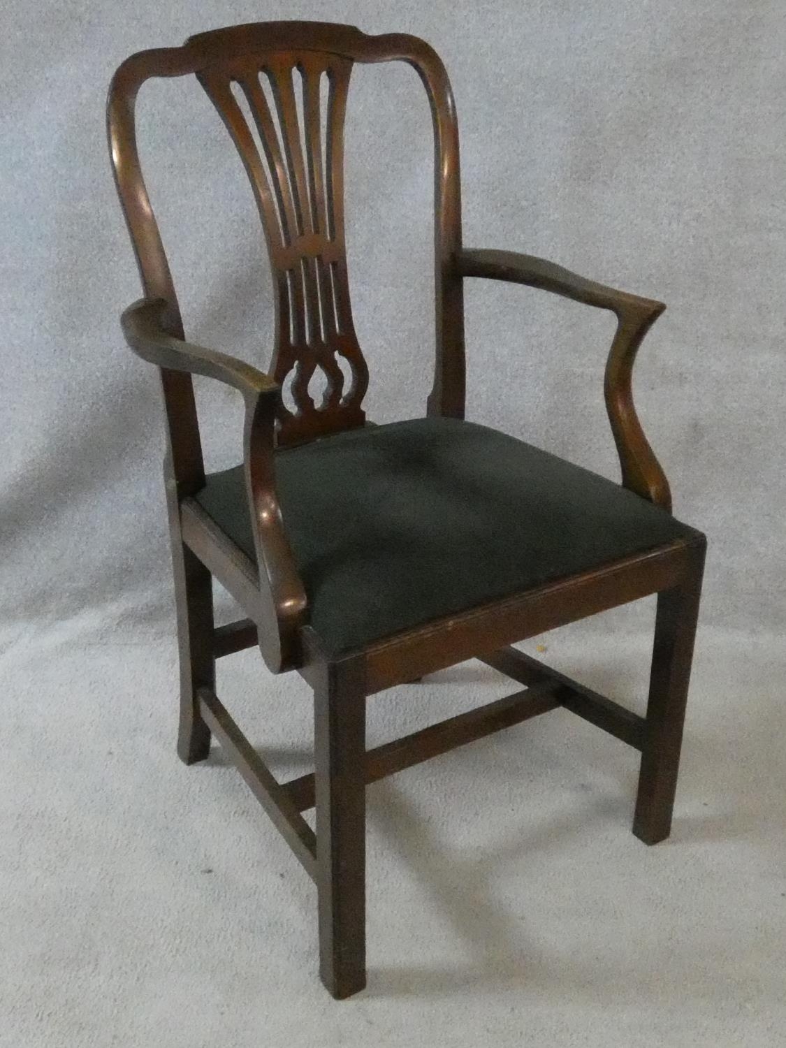 A set of eight late 19th century Georgian style mahogany dining chairs with pierced vase splats - Image 9 of 12