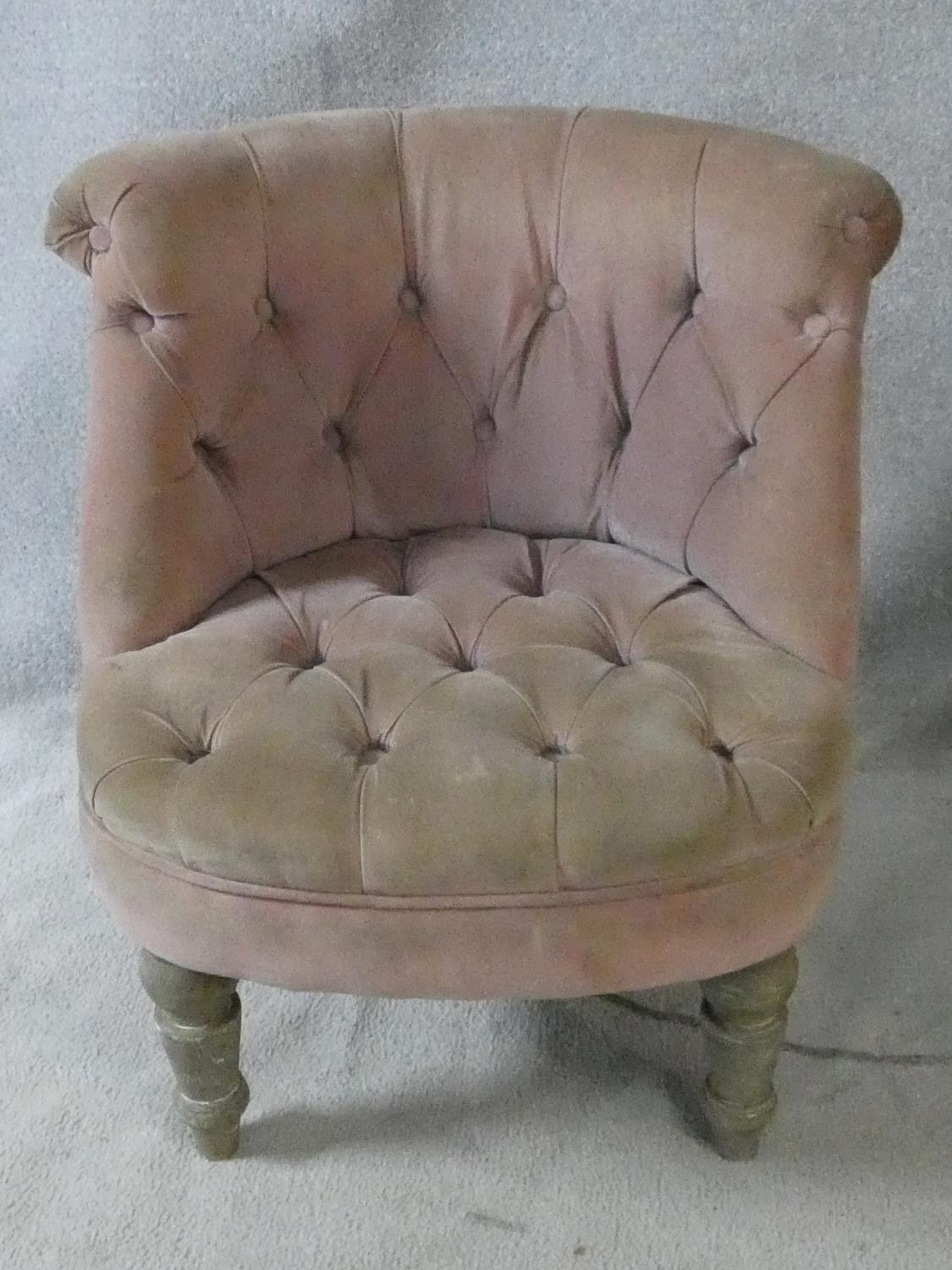 A pair of distressed painted bedroom tub chairs in buttoned upholstery on turned tapering - Image 2 of 9