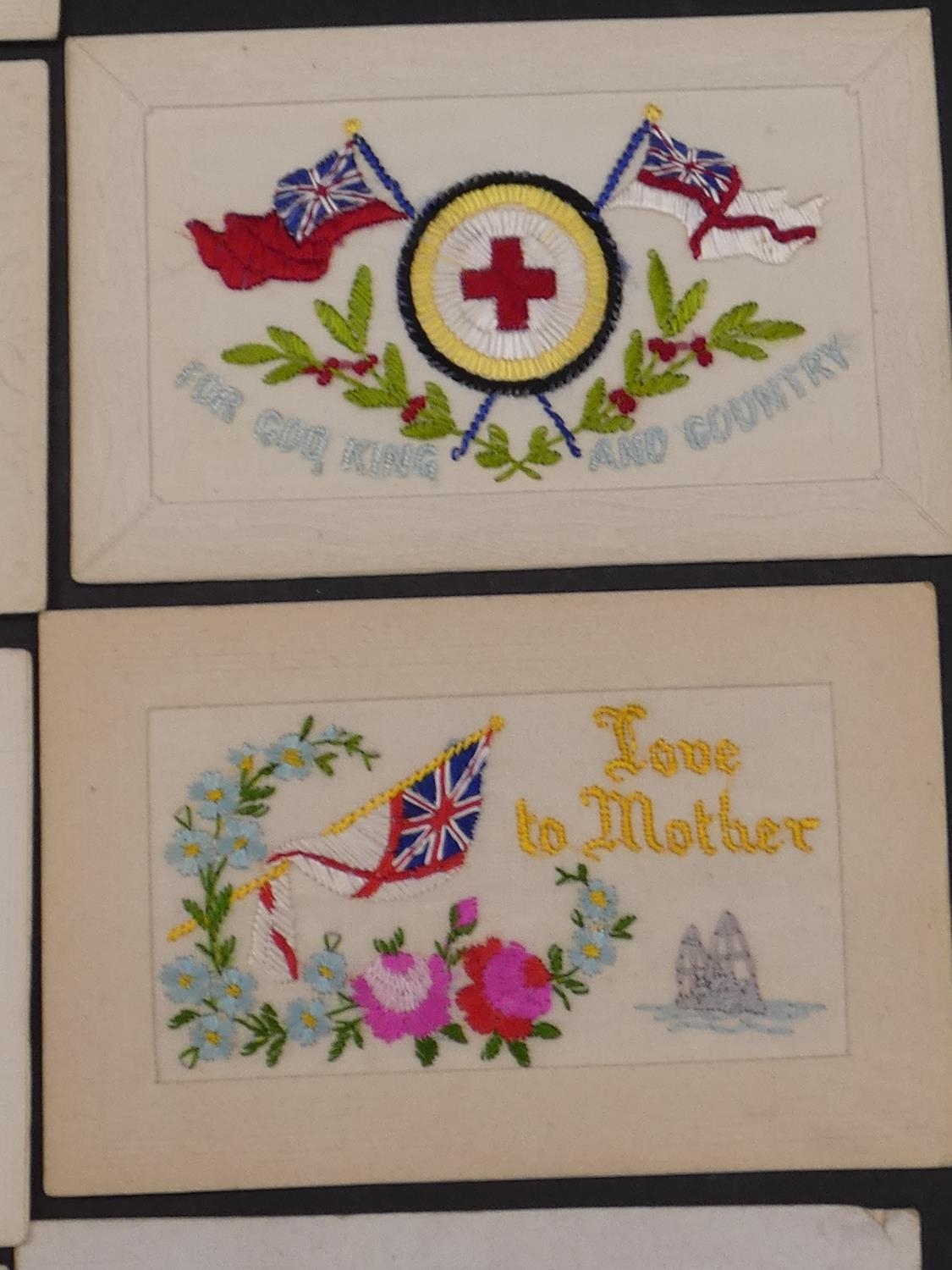 A collection of twenty three silk hand embroidered WW1 souvenir postcards. Some as envelopes with - Image 8 of 11