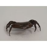 A Japanese bronze sculpture of a crab. Realistically modelled. H.10.5cm