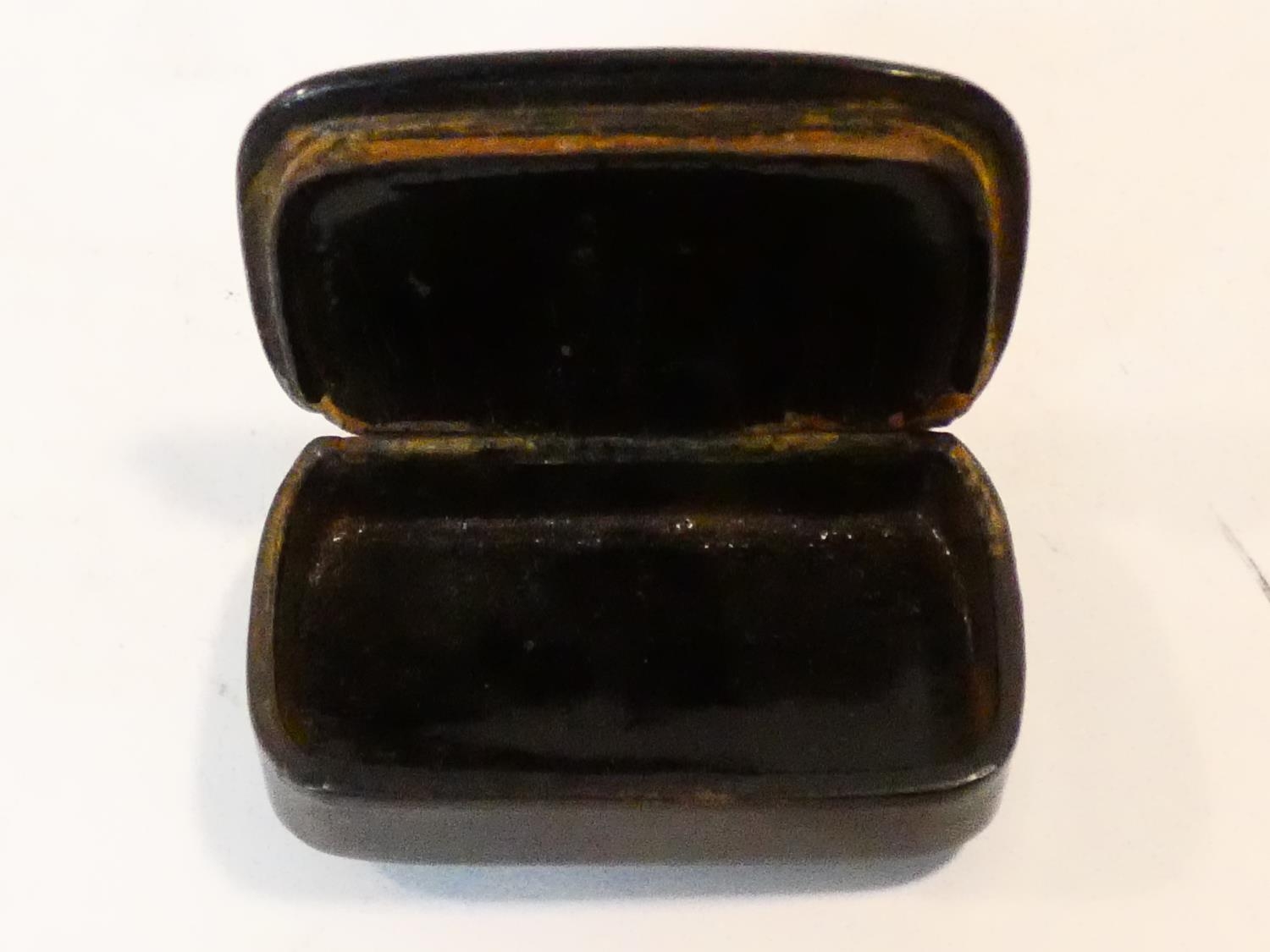 Two Victorian black papier-mâché snuff boxes inlaid with chips of abalone shell, and a shell border. - Image 6 of 7