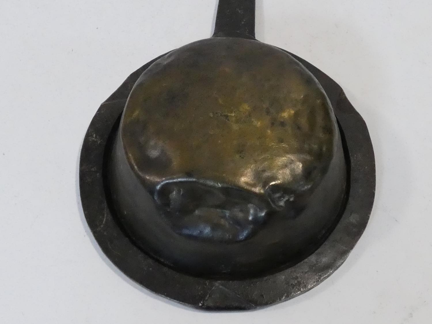 A miscellaneous collection of five items of 19th century and later kitchenalia to include; copper - Image 19 of 19