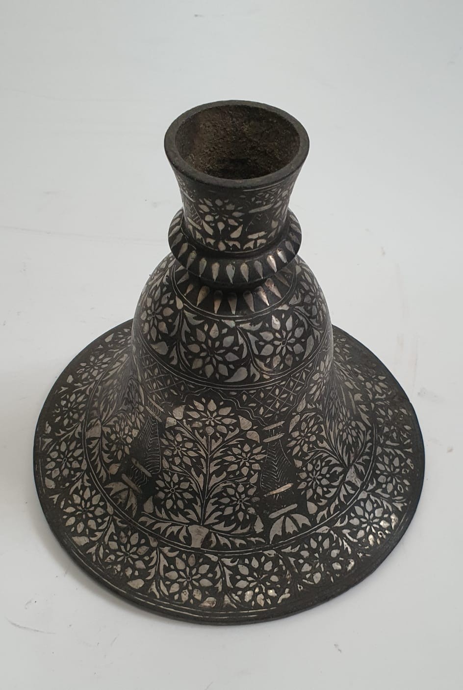 A 19th century Indian Bidriware hookah base. With inlaid floral design. H16cm. - Image 3 of 4